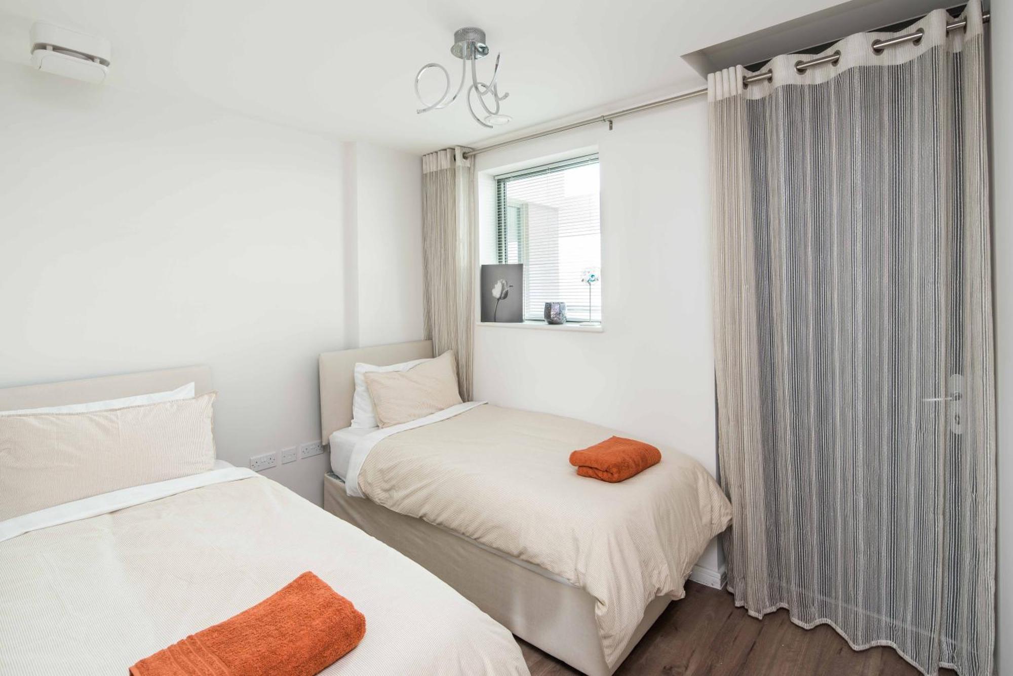 Canning Town -2 Bed Luxury Apartment Londra Esterno foto
